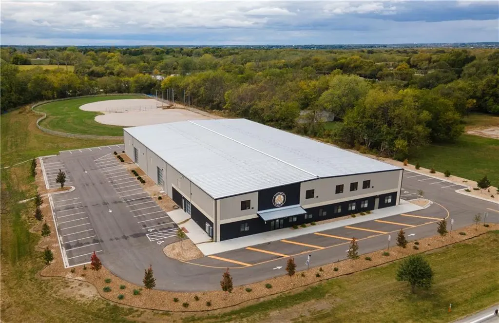 19300 Metcalf AVE, Stilwell, KS 66085