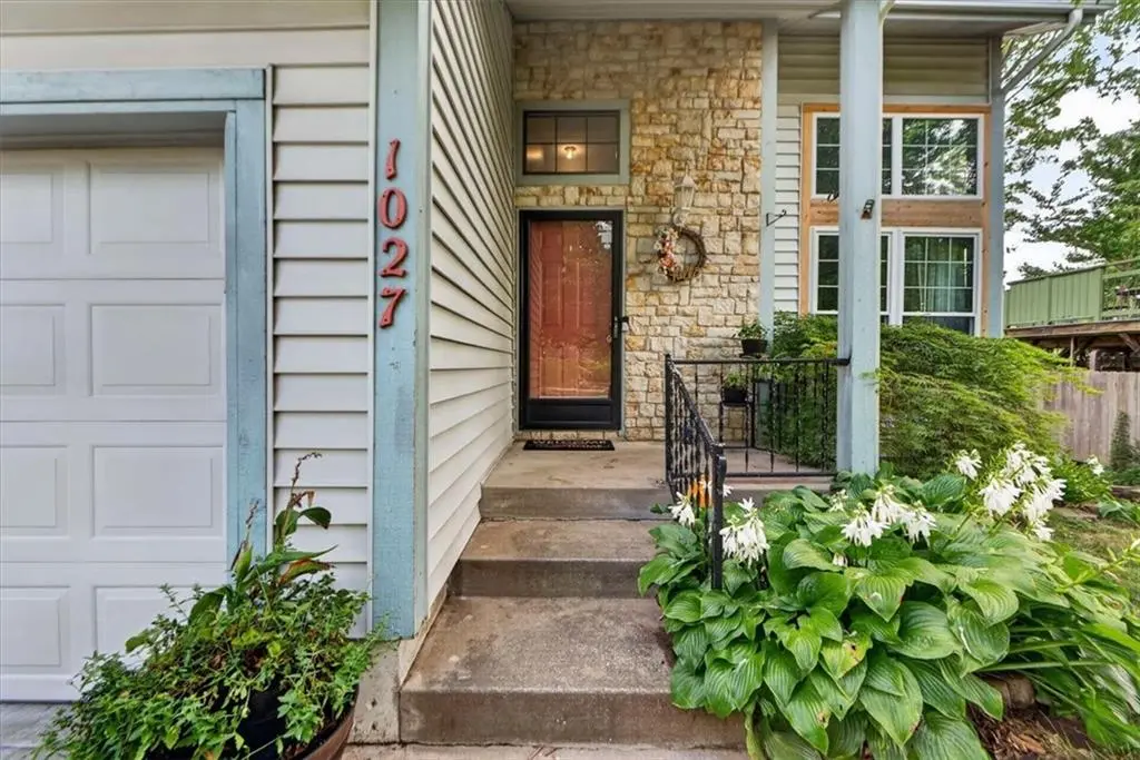 1027 NE Mulberry ST, Lee's Summit, MO 64086