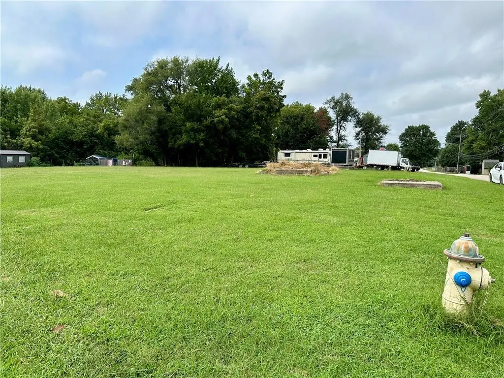 W 8th and Howenstein ST, Cameron, MO 64429