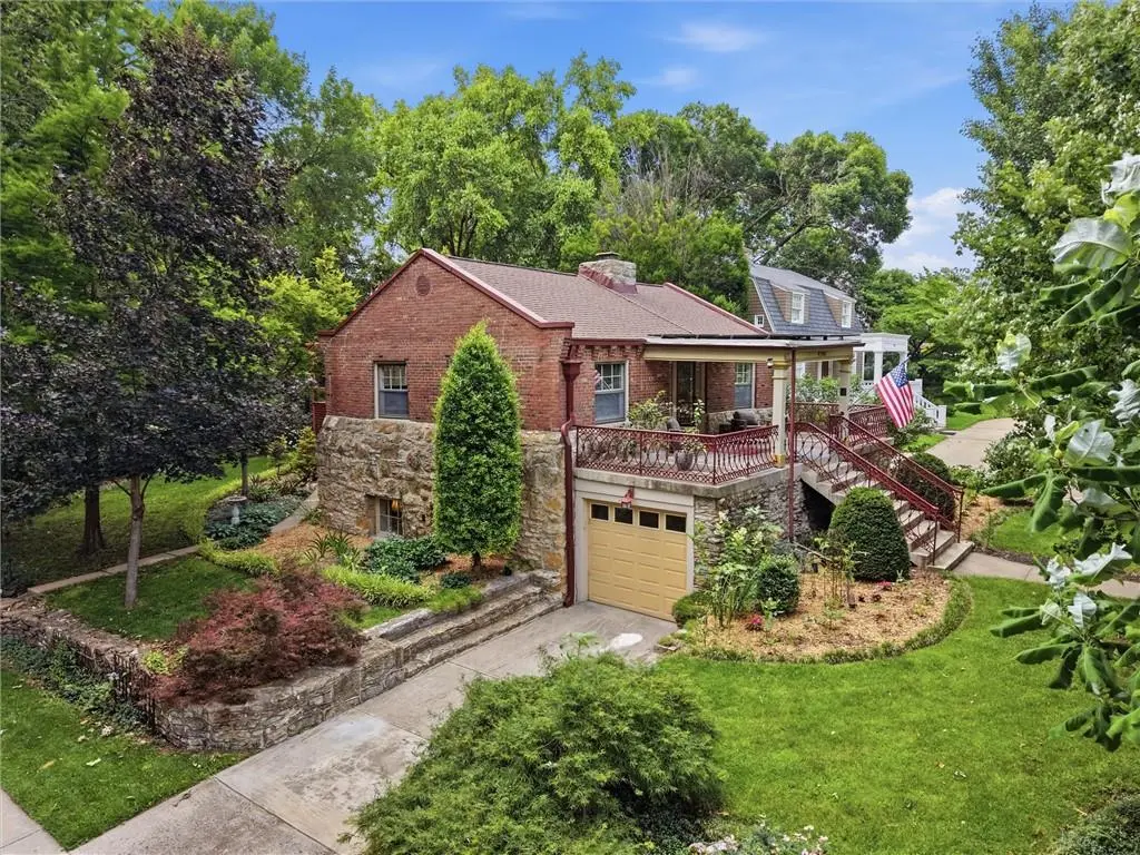 4708 Rockhill RD, Kansas City, MO 64110