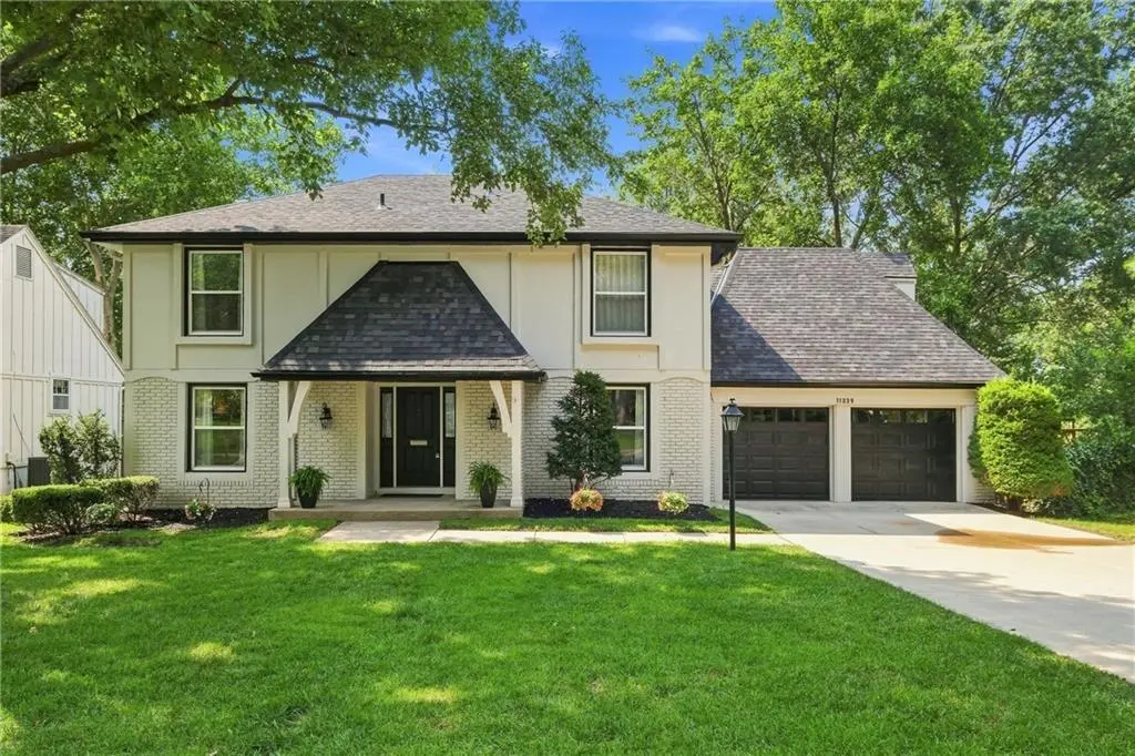 11239 W 99th PL, Overland Park, KS 66214