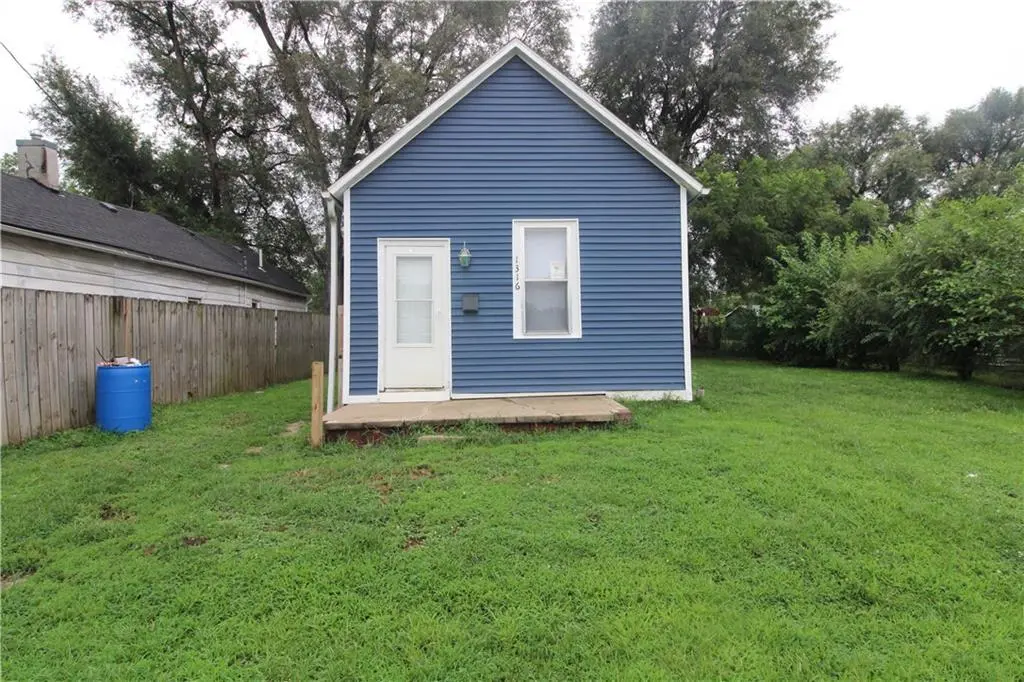 1316 Sacramento ST, St Joseph, MO 64503
