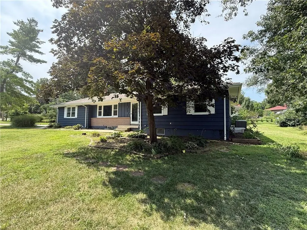 7600 E 130th CT, Grandview, MO 64030