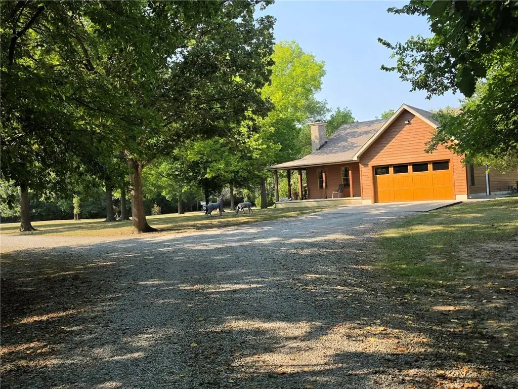 1072 E 610th AVE, Pittsburg, KS 66762
