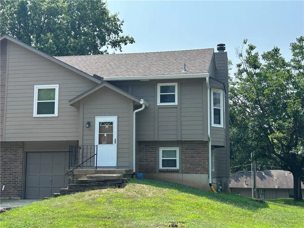 17405 E 41st TER, Independence, MO 64055