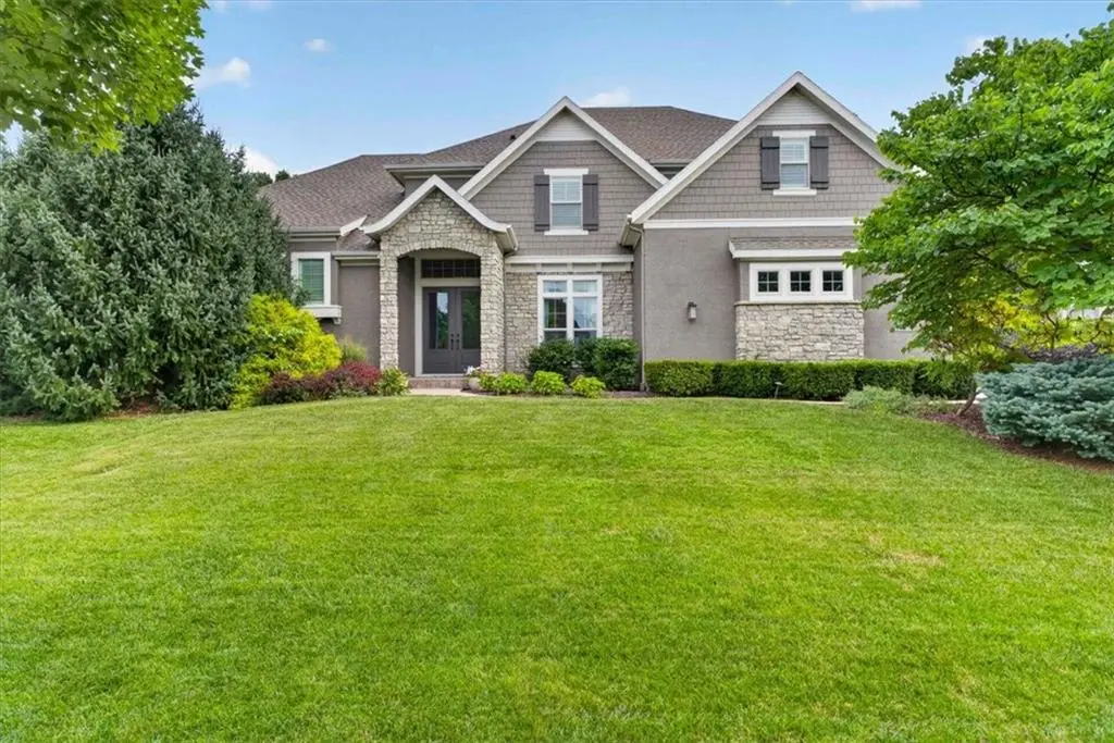 5008 W 141st TER, Leawood, KS 66224