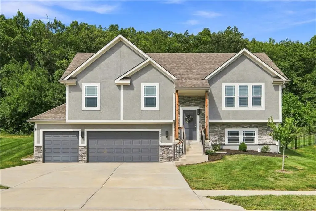 12216 E 89th TER, Kansas City, MO 64138
