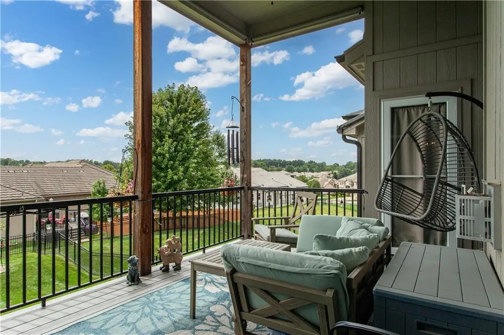 809 NE Algonquin ST, Lee's Summit, MO 64064