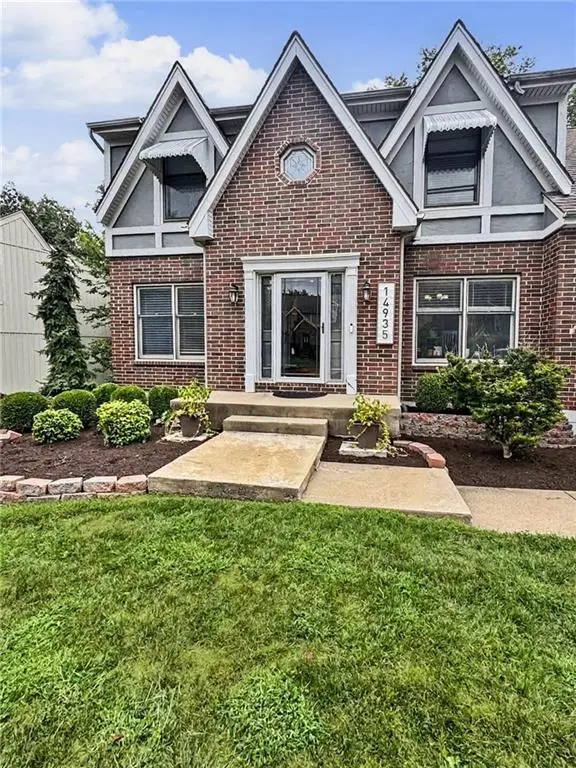 14935 W 76th ST, Lenexa, KS 66216