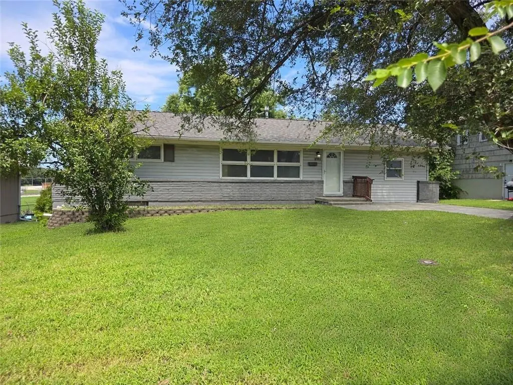 8504 E 85th ST, Raytown, MO 64138