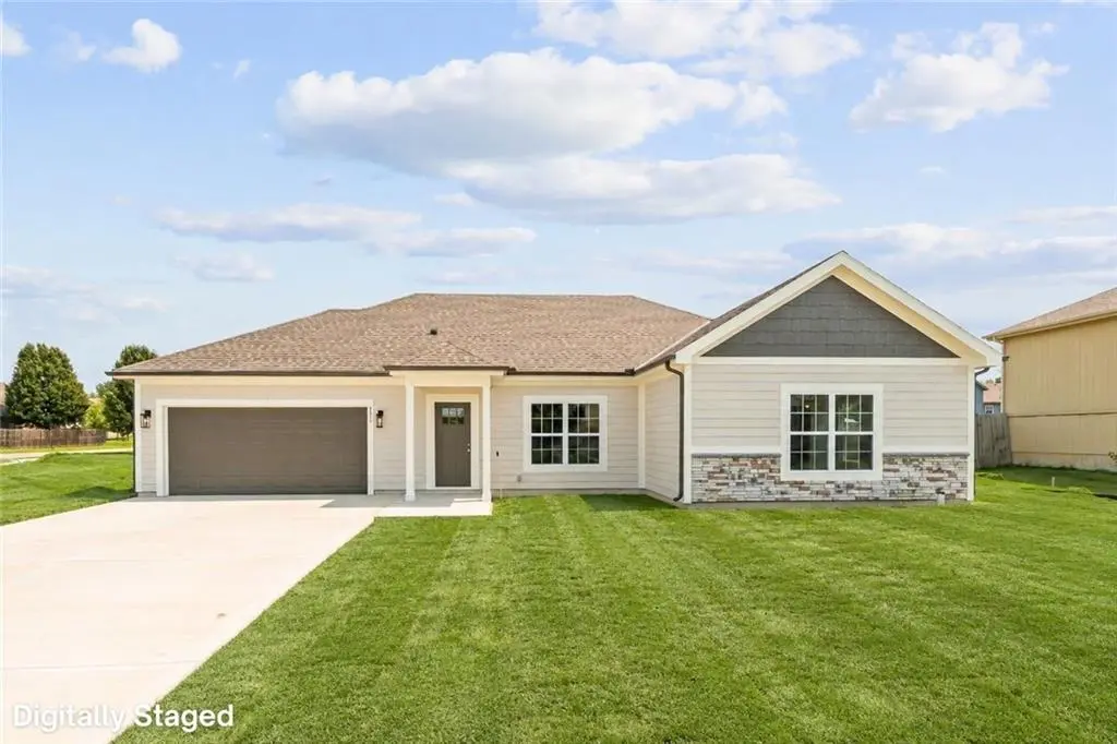 571 S Meadowbrook ST, Gardner, KS 66030