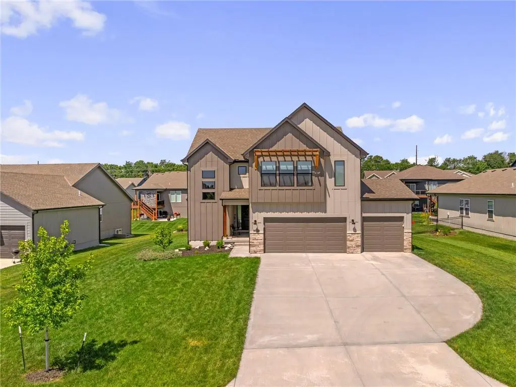 18738 Ocheltree ST, Spring Hill, KS 66083