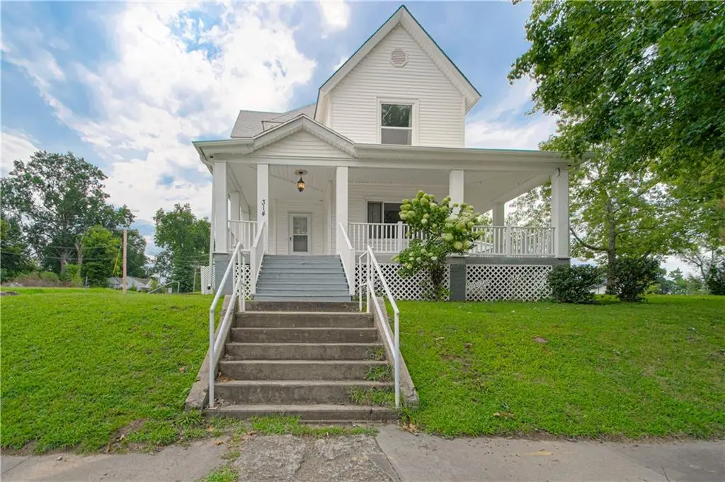 314 N Main ST, Carrollton, MO 64633