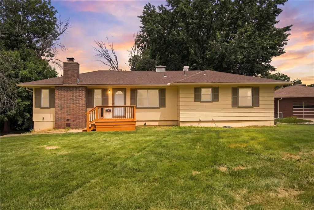 9050 E 84th ST, Kansas City, MO 64138