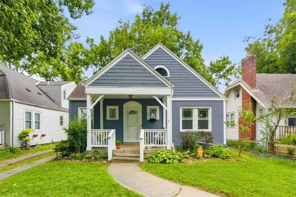425 E 70th ST, Kansas City, MO 64131