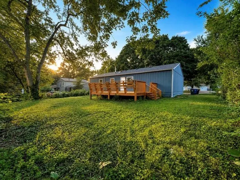 8613 E 92nd TER, Kansas City, MO 64138