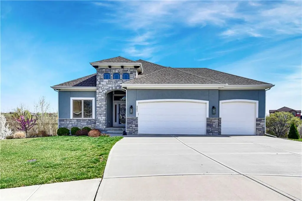 8003 W 166th TER, Overland Park, KS 66085