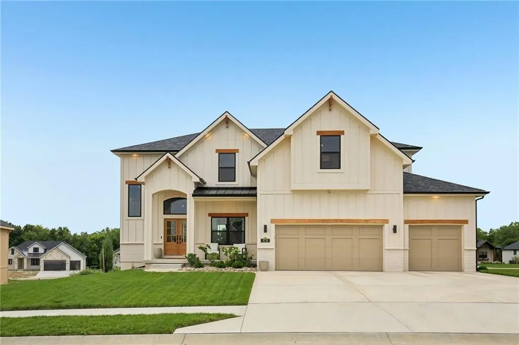8718 N Farley AVE, Kansas City, MO 64157