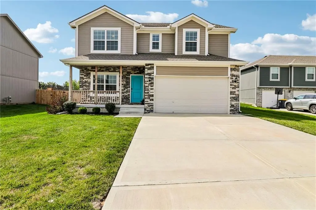 1705 NW Hilltop CT, Grain Valley, MO 64029