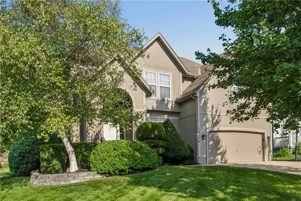 12178 S PRAIRIE CREEK Pkwy, Olathe, KS 66062