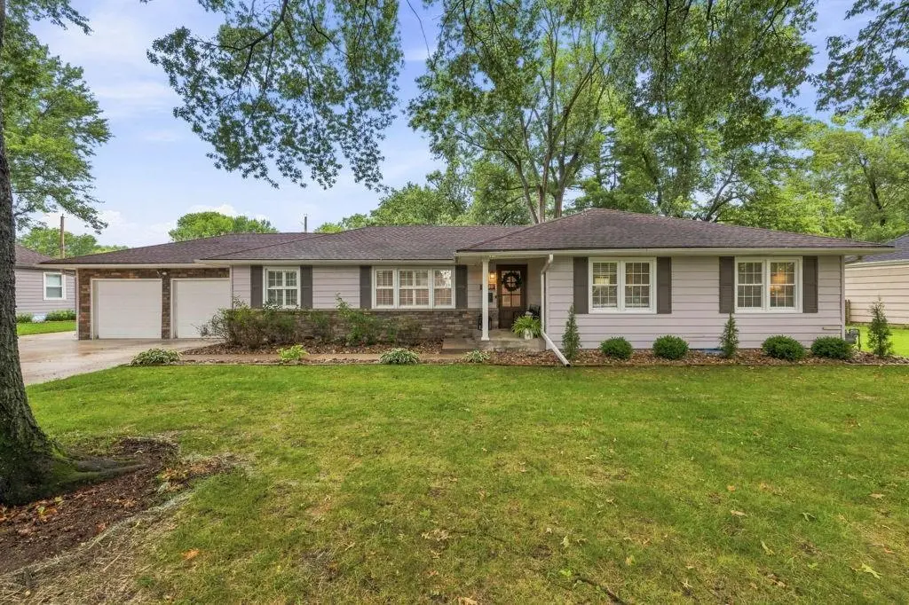 4020 W 96th ST, Overland Park, KS 66207