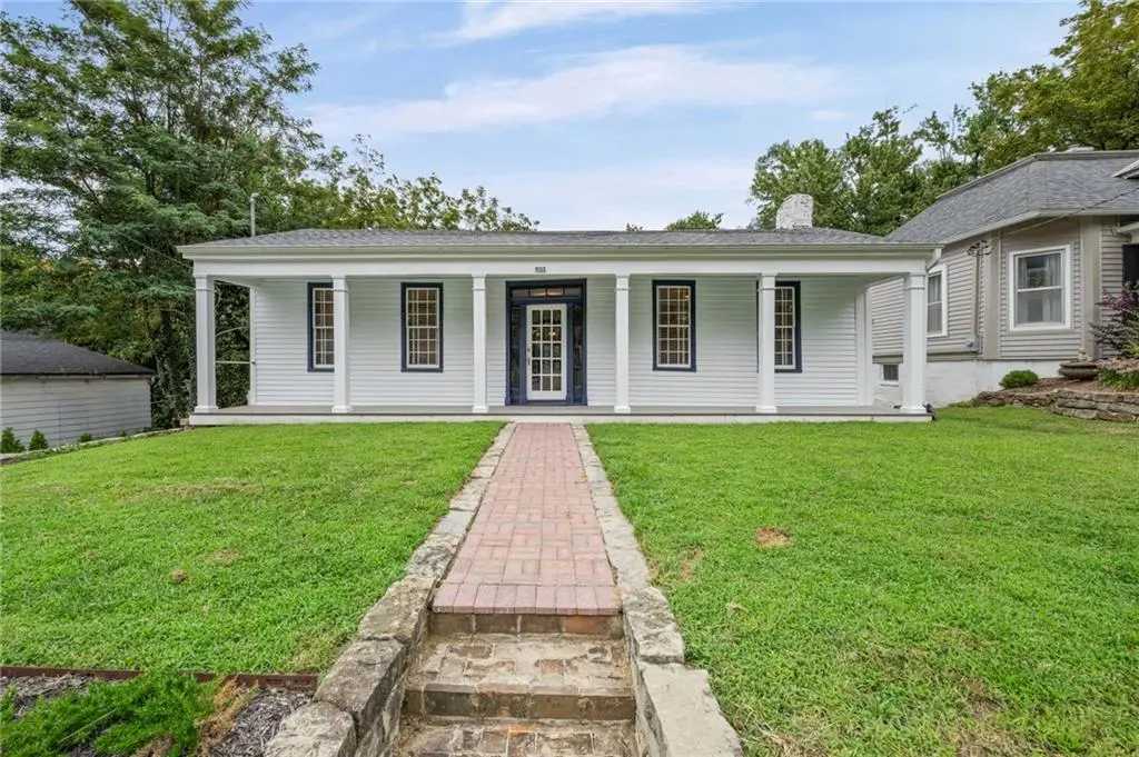 633 Main ST, Weston, MO 64098