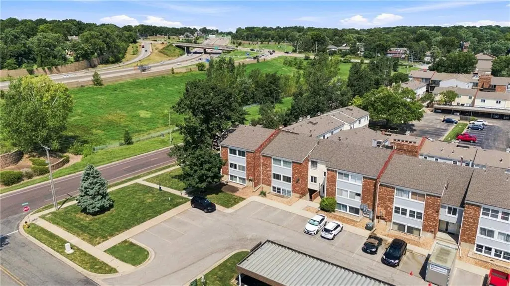 10240 W 96th TER #B, Overland Park, KS 66212