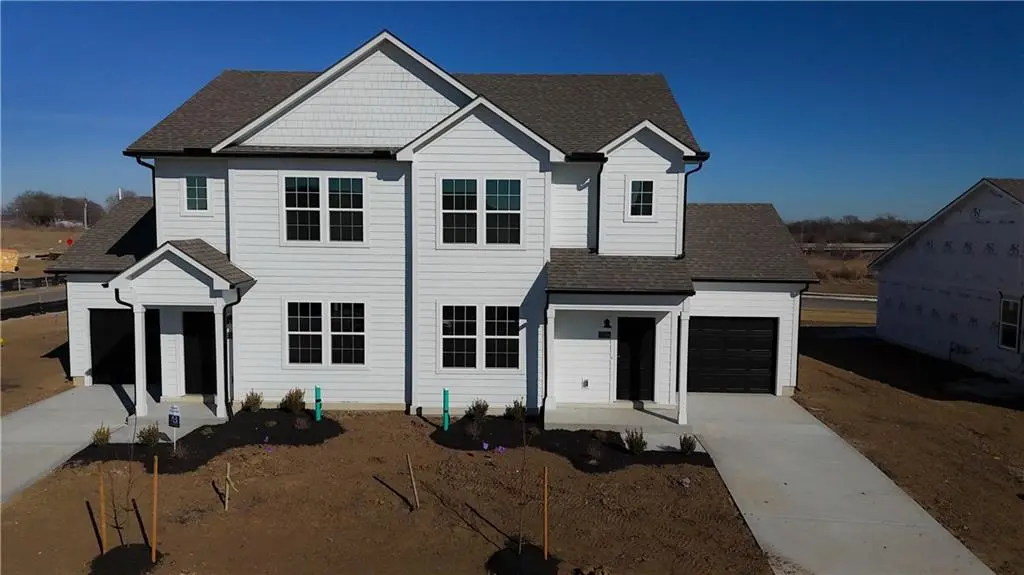 12413 S Acacia DR, Lee's Summit, MO 64086