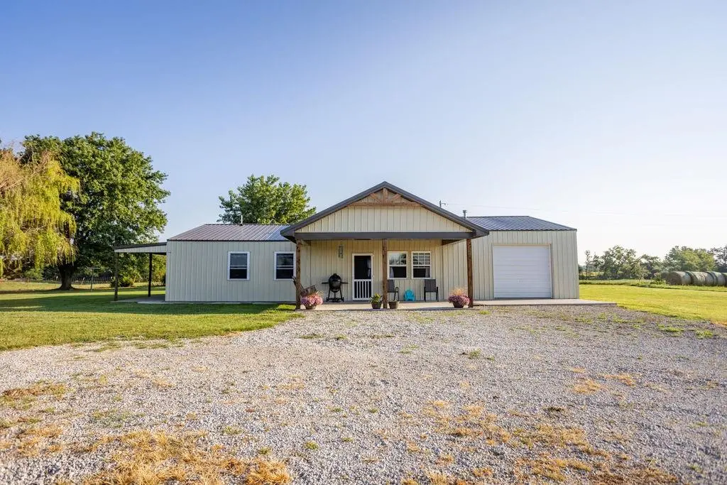 551 NW 10th LN, Lamar, MO 64759
