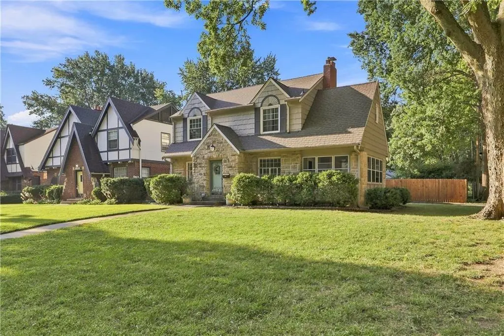 601 E 74th ST, Kansas City, MO 64131