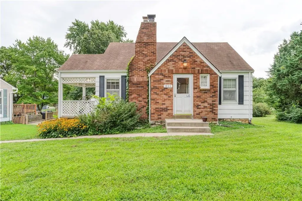 211 NE 82 TER, Kansas City, MO 64118