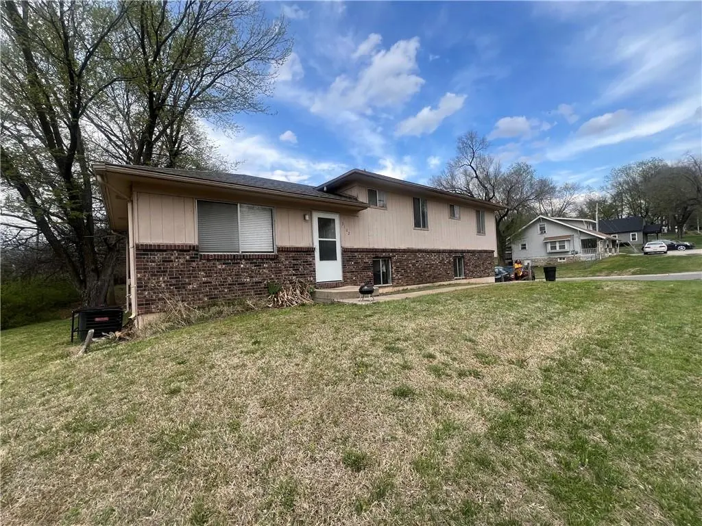 3102 N 68th ST, Kansas City, KS 66109