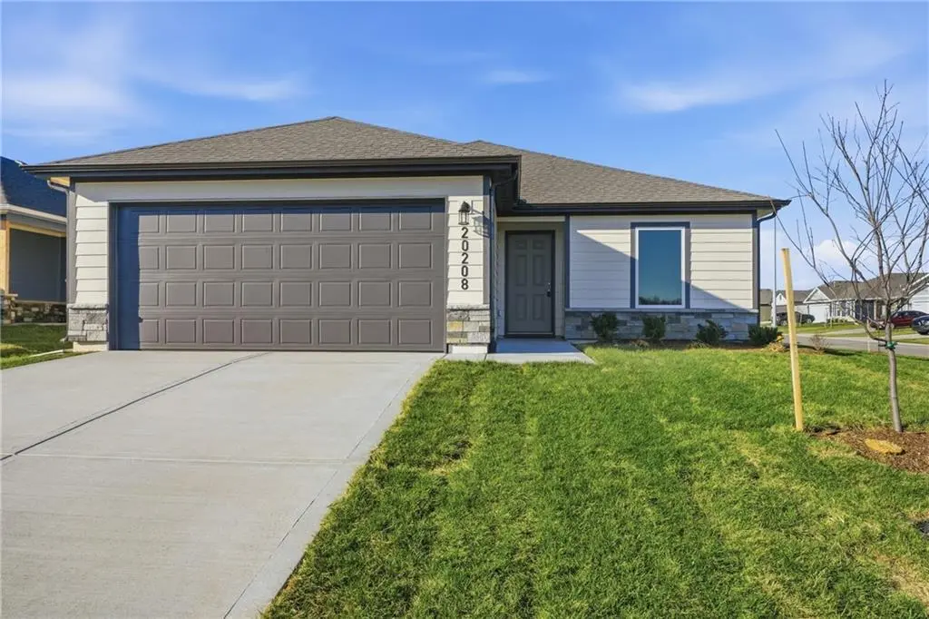 891 N Pear ST, Gardner, KS 66030