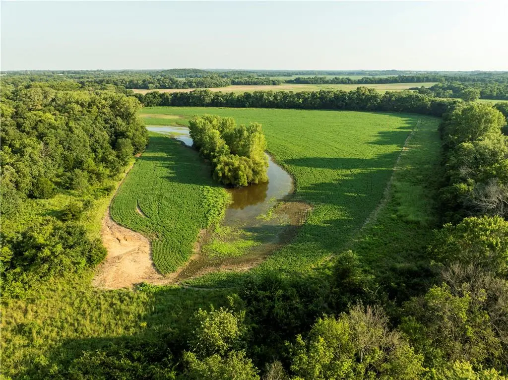 0000 Hatchell RD, Tonganoxie, KS 66086