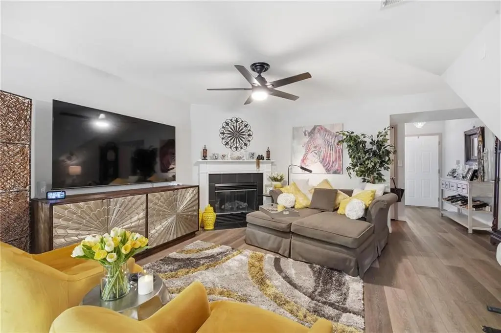 3525 NE Austin DR, Lee's Summit, MO 64064