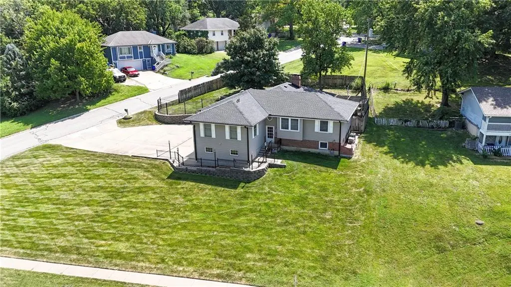 5902 noland RD, Shawnee, KS 66216