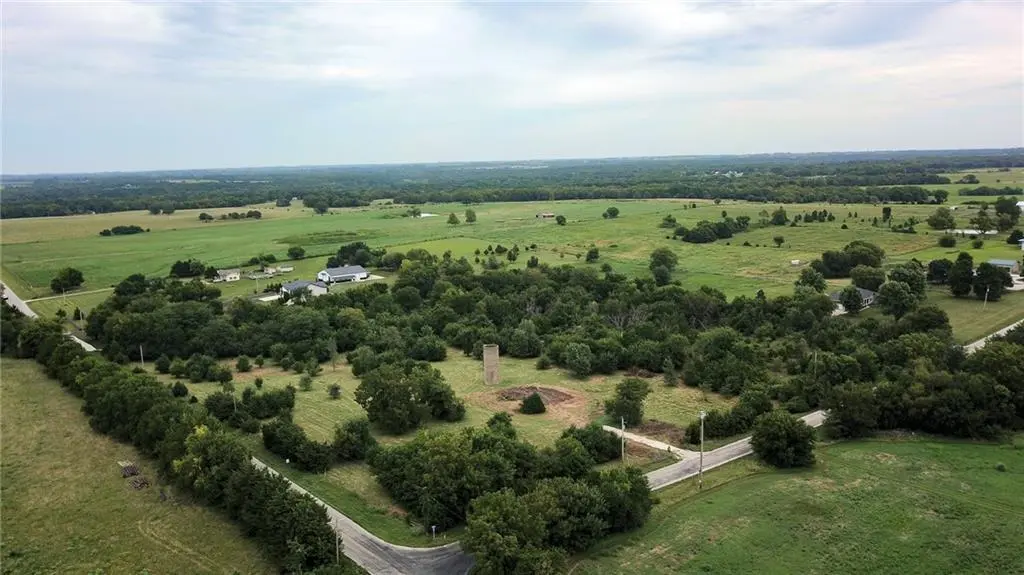 12496 W 271st ST, Louisburg, KS 66071
