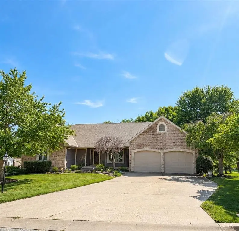 413 N Park DR, Raymore, MO 64083