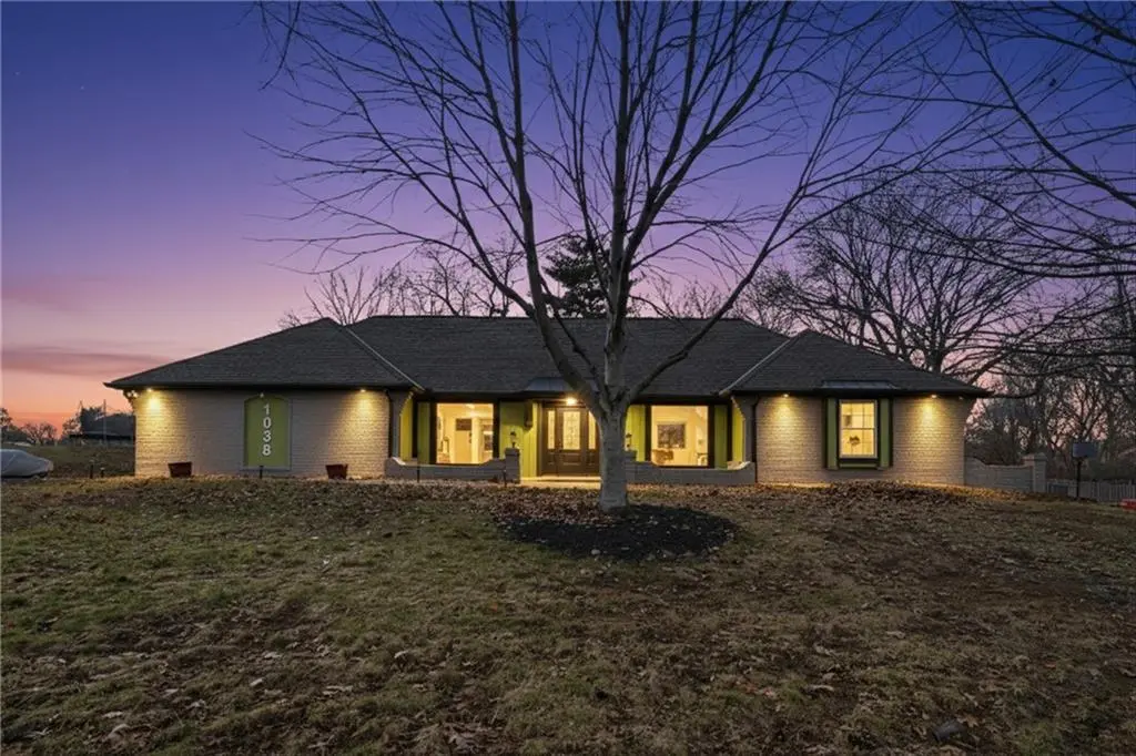 1038 N Woodland CT, Kansas City, MO 64118