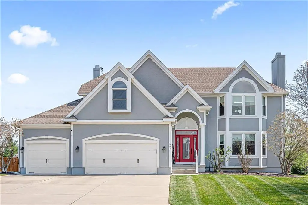4005 SW Boulder DR, Lee's Summit, MO 64082