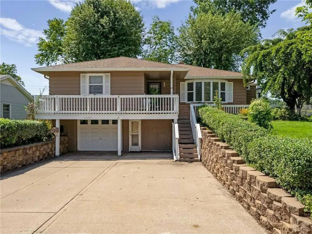 2204 Strader TER, St Joseph, MO 64503