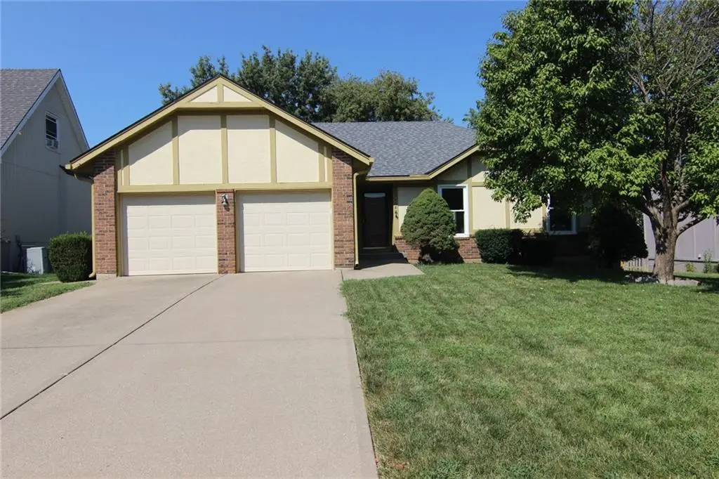 12478 S Twilight LN, Olathe, KS 66062