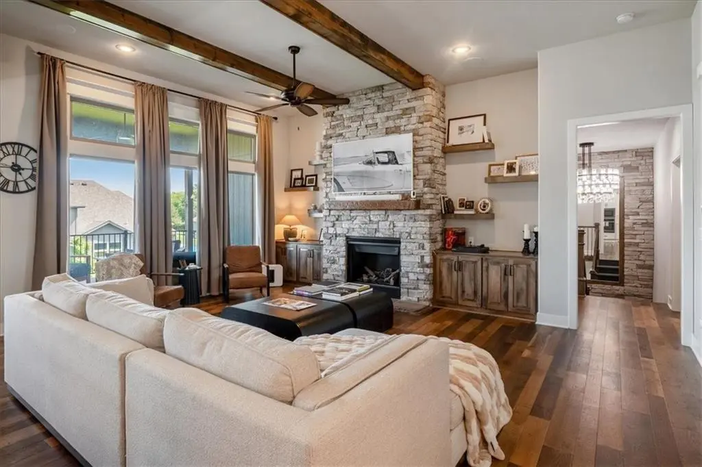 1908 NE Catalina AVE, Lee's Summit, MO 64064