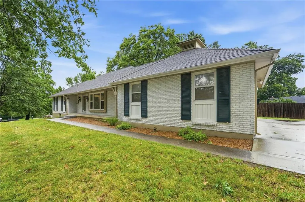 6317 Sterling AVE, Raytown, MO 64133