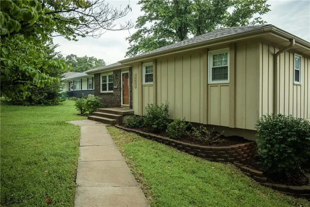 10607 Bellefontaine AVE, Kansas City, MO 64137
