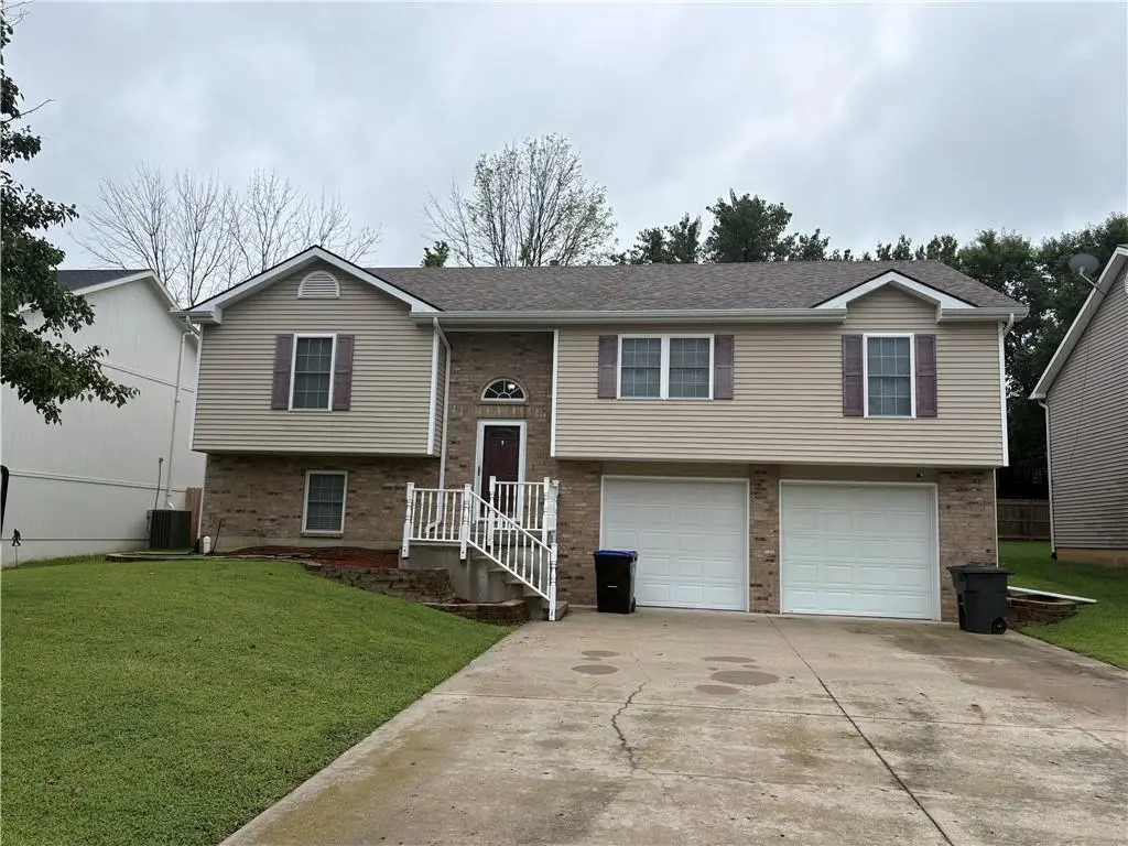 1412 Hamilton ST, Warrensburg, MO 64093