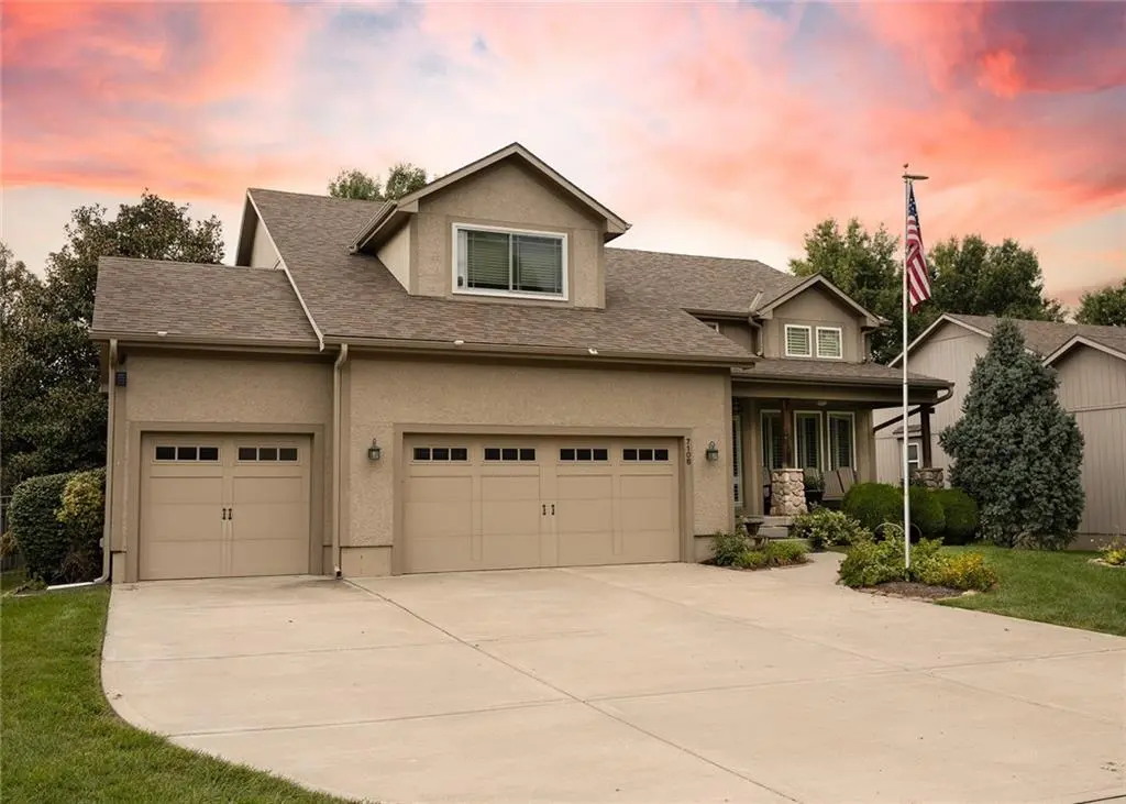 7108 Aminda ST, Shawnee, KS 66227
