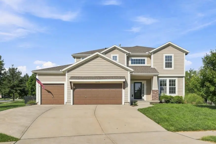 2298 W Hazelwood ST, Olathe, KS 66061