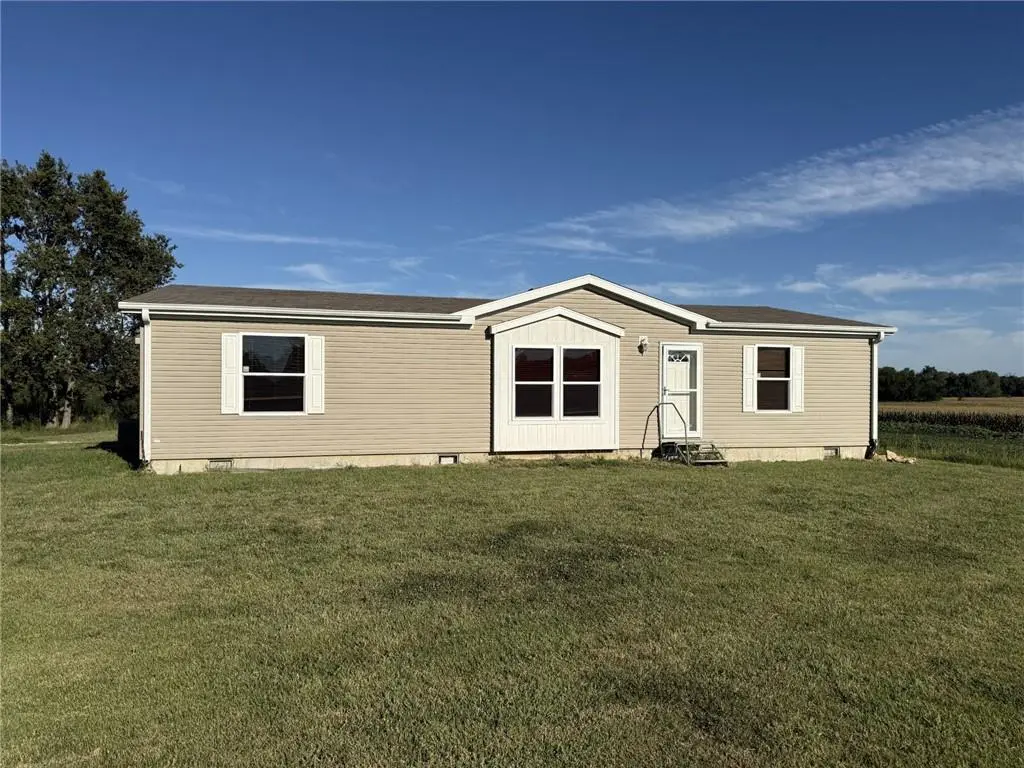 1649 Quail RD, Burlington, KS 66839