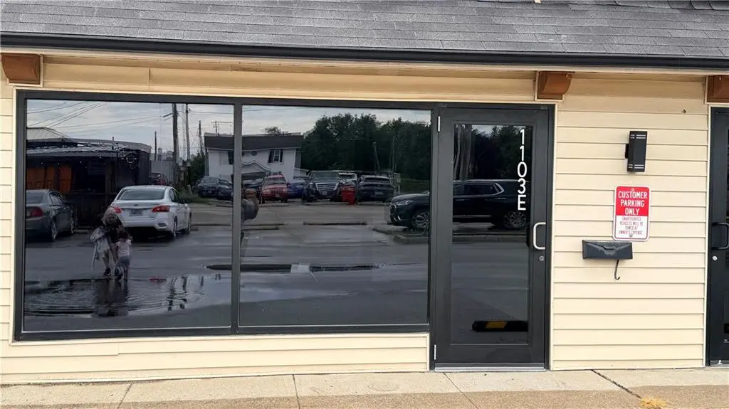 1103 BROADWAY ST, Oak Grove, MO 64075